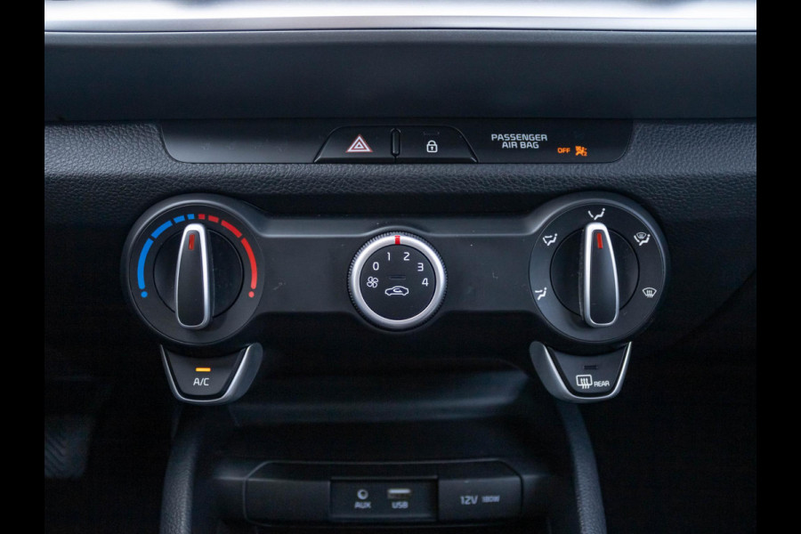 Kia Stonic 1.0 T-GDi DynamicLine | Airco | Camera | Carplay | Cruise | 17" | PDC | Dakrails