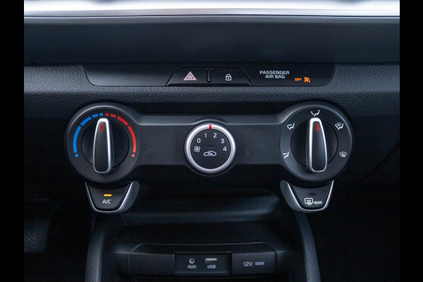 Kia Stonic 1.0 T-GDi DynamicLine | Airco | Camera | Carplay | Cruise | 17" | PDC | Dakrails