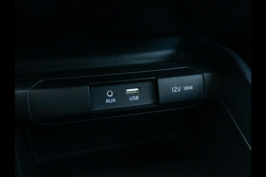 Kia Stonic 1.0 T-GDi DynamicLine | Airco | Camera | Carplay | Cruise | 17" | PDC | Dakrails