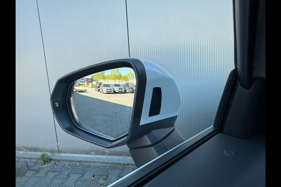 Audi Q2 35 TFSI S Line Automaat / Pano / LED / Keyless / Carplay / Camera