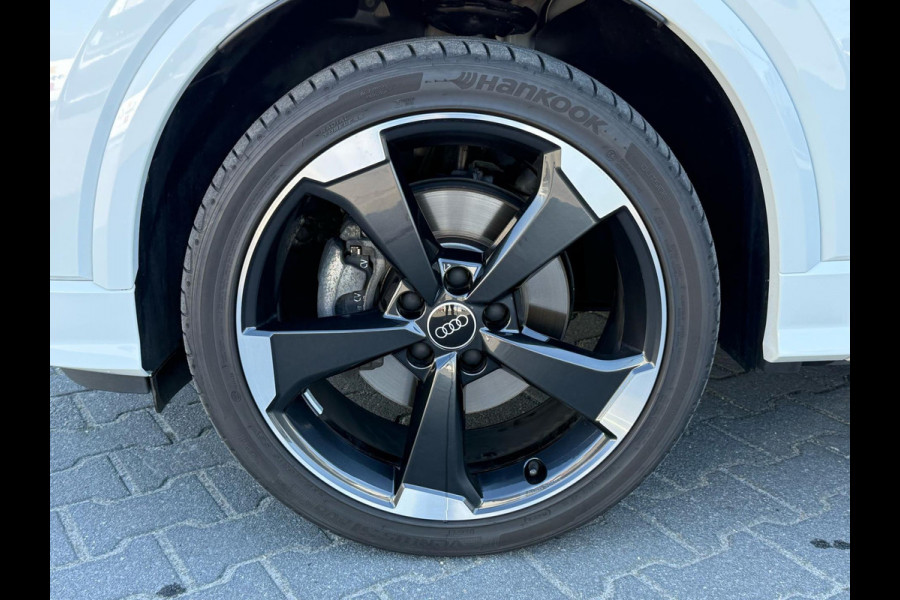 Audi Q2 35 TFSI S Line Automaat / Pano / LED / Keyless / Carplay / Camera