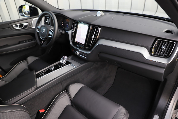 Volvo XC60 2.0 T8 AWD Polestar Engineered | 455PK | Heico | Pano | Keyles-go | Head-up | Bowers&wilkins | Memory | Stuurwielverw. | NL-Auto