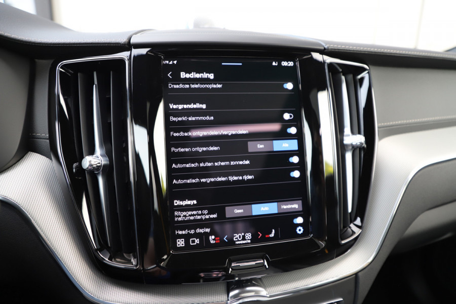 Volvo XC60 2.0 T8 AWD Polestar Engineered | 455PK | Heico | Pano | Keyles-go | Head-up | Bowers&wilkins | Memory | Stuurwielverw. | NL-Auto