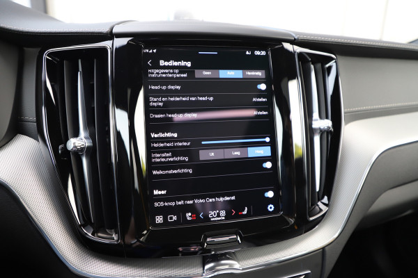 Volvo XC60 2.0 T8 AWD Polestar Engineered | 455PK | Heico | Pano | Keyles-go | Head-up | Bowers&wilkins | Memory | Stuurwielverw. | NL-Auto