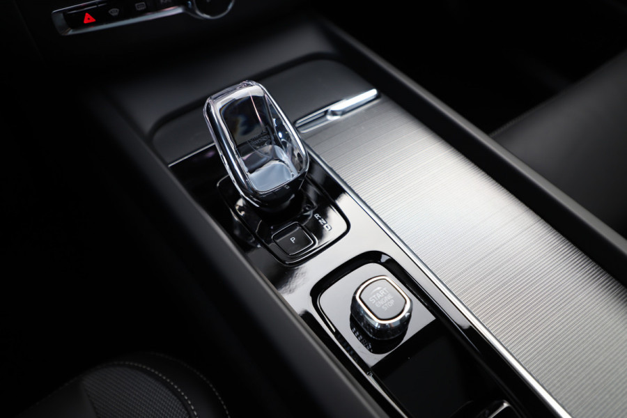 Volvo XC60 2.0 T8 AWD Polestar Engineered | 455PK | Heico | Pano | Keyles-go | Head-up | Bowers&wilkins | Memory | Stuurwielverw. | NL-Auto