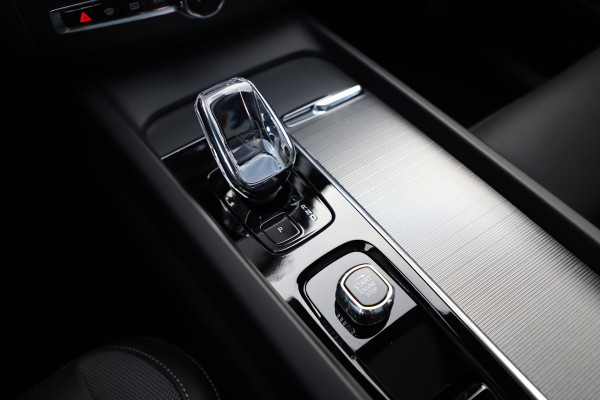 Volvo XC60 2.0 T8 AWD Polestar Engineered | 455PK | Heico | Pano | Keyles-go | Head-up | Bowers&wilkins | Memory | Stuurwielverw. | NL-Auto