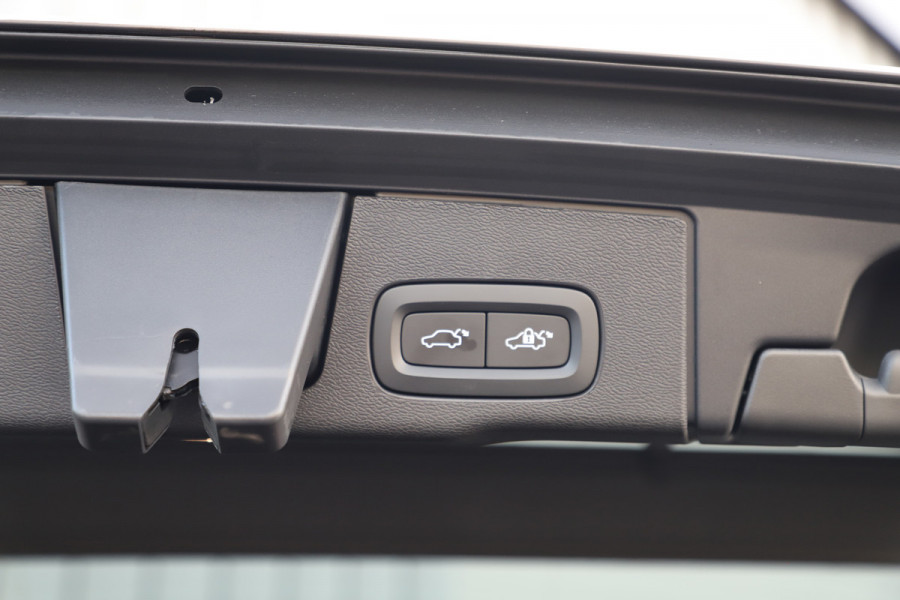Volvo XC60 2.0 T8 AWD Polestar Engineered | 455PK | Heico | Pano | Keyles-go | Head-up | Bowers&wilkins | Memory | Stuurwielverw. | NL-Auto