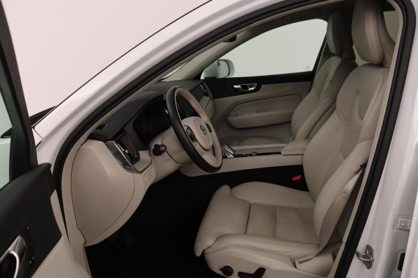 Volvo XC60 2.0 T6 Recharge AWD Inscription | Panoramadak | Trekhaak | Stoel & stuurverwarming | Leder | Carplay | Memory | Keyless | Full LED