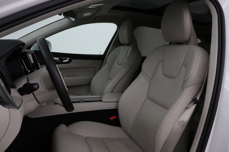 Volvo XC60 2.0 T6 Recharge AWD Inscription | Panoramadak | Trekhaak | Stoel & stuurverwarming | Leder | Carplay | Memory | Keyless | Full LED