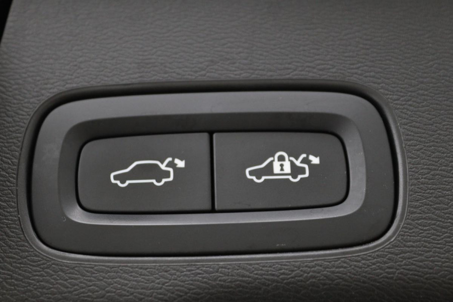 Volvo XC60 2.0 T6 Recharge AWD Inscription | Panoramadak | Trekhaak | Stoel & stuurverwarming | Leder | Carplay | Memory | Keyless | Full LED