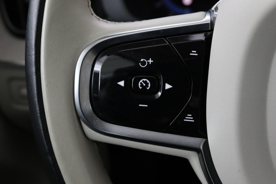 Volvo XC60 2.0 T6 Recharge AWD Inscription | Panoramadak | Trekhaak | Stoel & stuurverwarming | Leder | Carplay | Memory | Keyless | Full LED