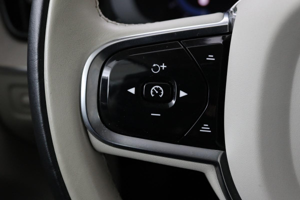 Volvo XC60 2.0 T6 Recharge AWD Inscription | Panoramadak | Trekhaak | Stoel & stuurverwarming | Leder | Carplay | Memory | Keyless | Full LED