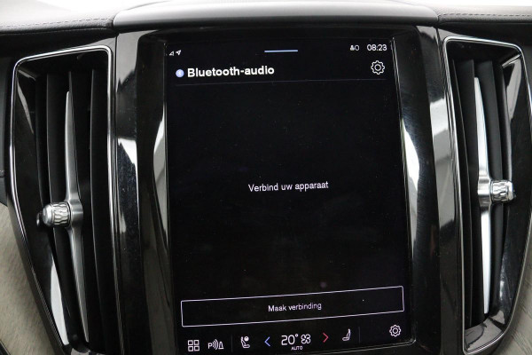 Volvo XC60 2.0 T6 Recharge AWD Inscription | Panoramadak | Trekhaak | Stoel & stuurverwarming | Leder | Carplay | Memory | Keyless | Full LED