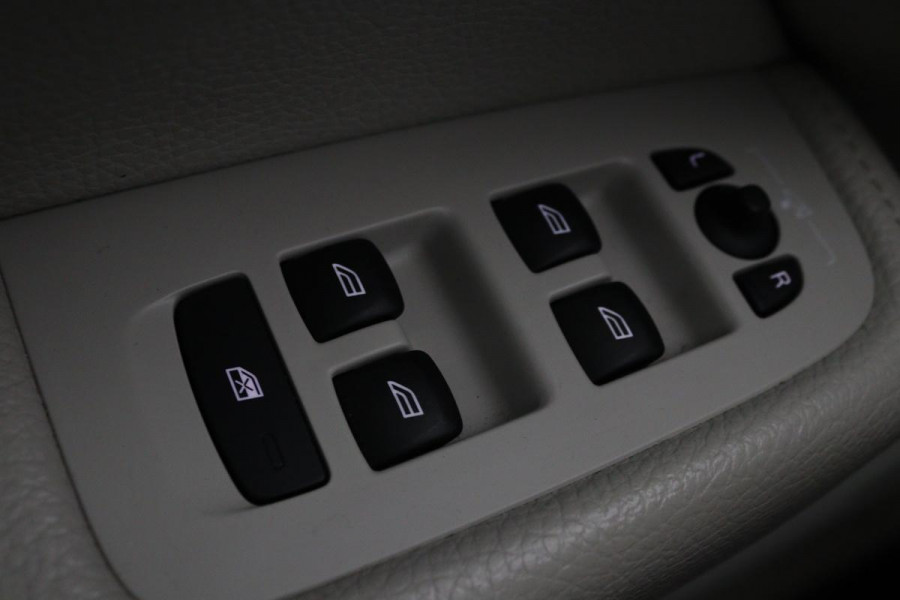 Volvo XC60 2.0 T6 Recharge AWD Inscription | Panoramadak | Trekhaak | Stoel & stuurverwarming | Leder | Carplay | Memory | Keyless | Full LED