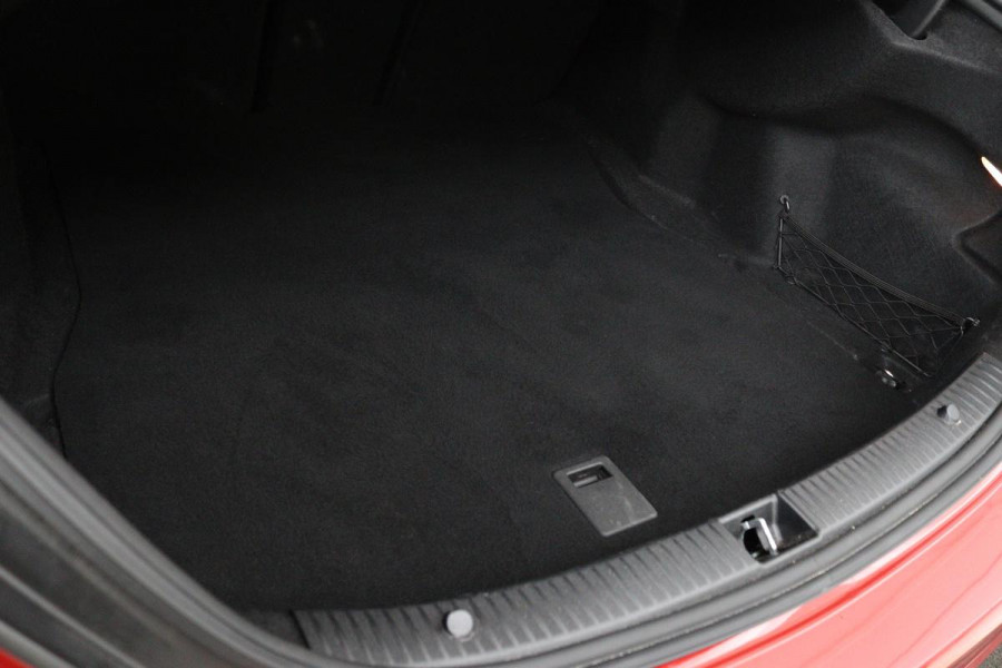 Mercedes-Benz C-Klasse 200 CDI Avantgarde | Adaptive cruise | Stoelverwarming | Carplay | Park Assist | Half leder | Navigatie | Dodehoek detectie | Climate control