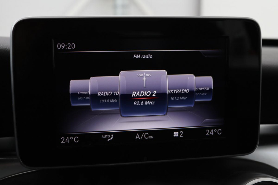 Mercedes-Benz C-Klasse 200 CDI Avantgarde | Adaptive cruise | Stoelverwarming | Carplay | Park Assist | Half leder | Navigatie | Dodehoek detectie | Climate control