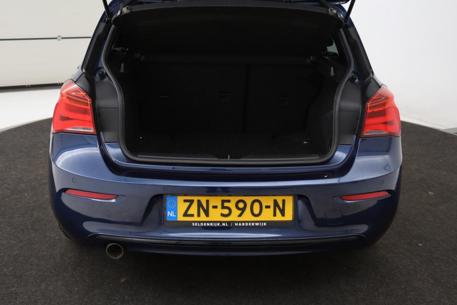 BMW 1-serie 118i Sport Line Edition | Full LED | Sportstoelen | Navigatie | Climate control | Parkeerhulp | Cruise control