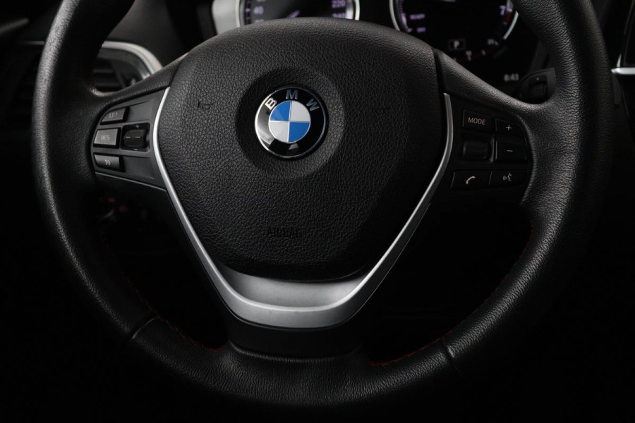 BMW 1-serie 118i Sport Line Edition | Full LED | Sportstoelen | Navigatie | Climate control | Parkeerhulp | Cruise control