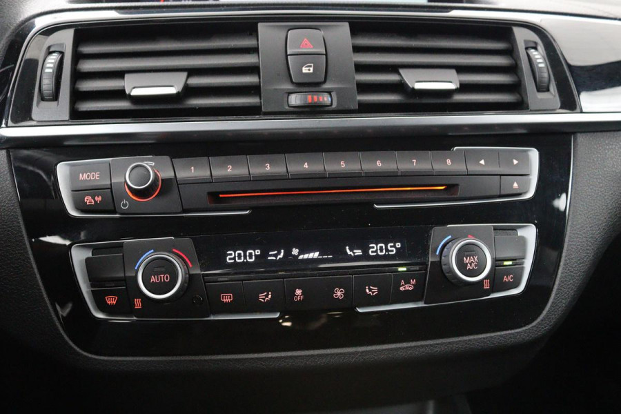 BMW 1-serie 118i Sport Line Edition | Full LED | Sportstoelen | Navigatie | Climate control | Parkeerhulp | Cruise control