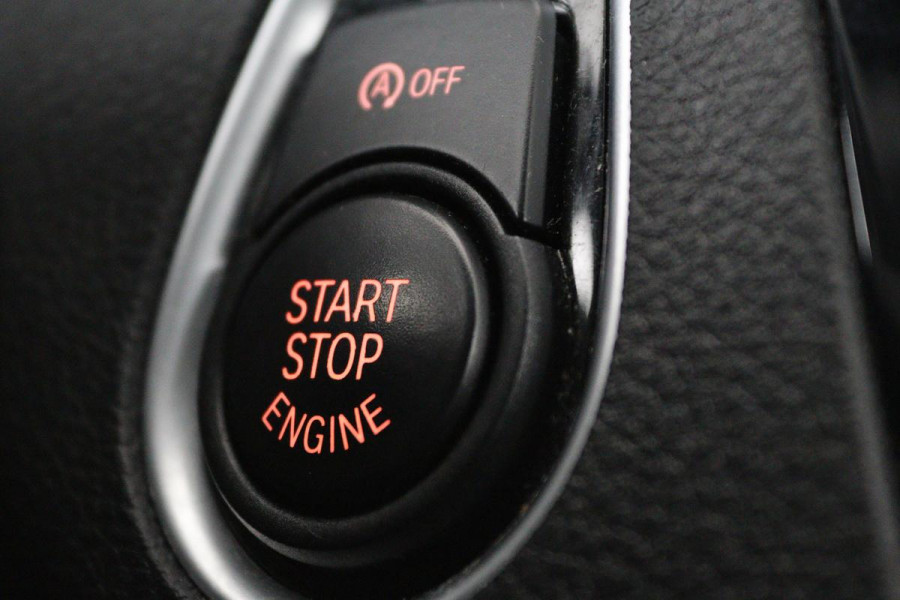 BMW 1-serie 118i Sport Line Edition | Full LED | Sportstoelen | Navigatie | Climate control | Parkeerhulp | Cruise control