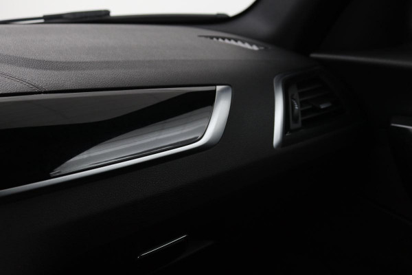 BMW 1-serie 118i Sport Line Edition | Full LED | Sportstoelen | Navigatie | Climate control | Parkeerhulp | Cruise control