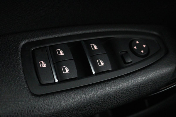 BMW 1-serie 118i Sport Line Edition | Full LED | Sportstoelen | Navigatie | Climate control | Parkeerhulp | Cruise control