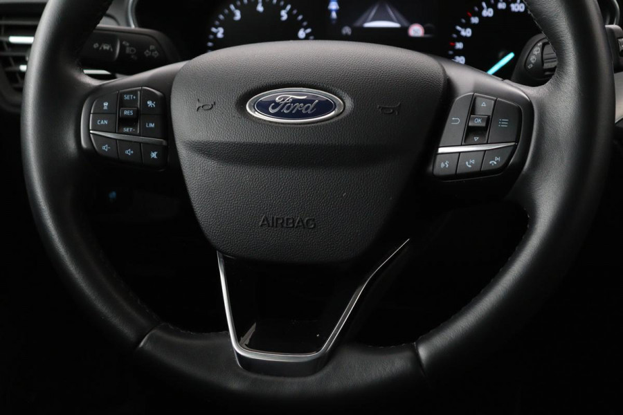 Ford Focus 1.5 EcoBoost Titanium | Stoel & stuurverwarming | Adaptive cruise | Full LED | Camera | Trekhaak | Carplay | Climate control