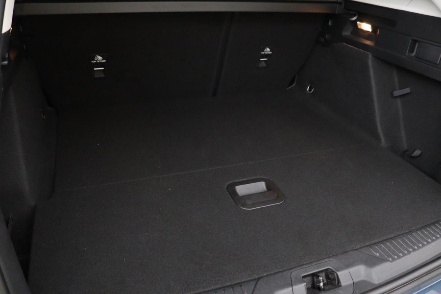 Ford Focus 1.5 EcoBoost Titanium | Stoel & stuurverwarming | Adaptive cruise | Full LED | Camera | Trekhaak | Carplay | Climate control