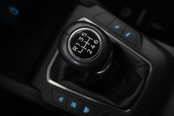 Ford Focus 1.5 EcoBoost Titanium | Stoel & stuurverwarming | Adaptive cruise | Full LED | Camera | Trekhaak | Carplay | Climate control