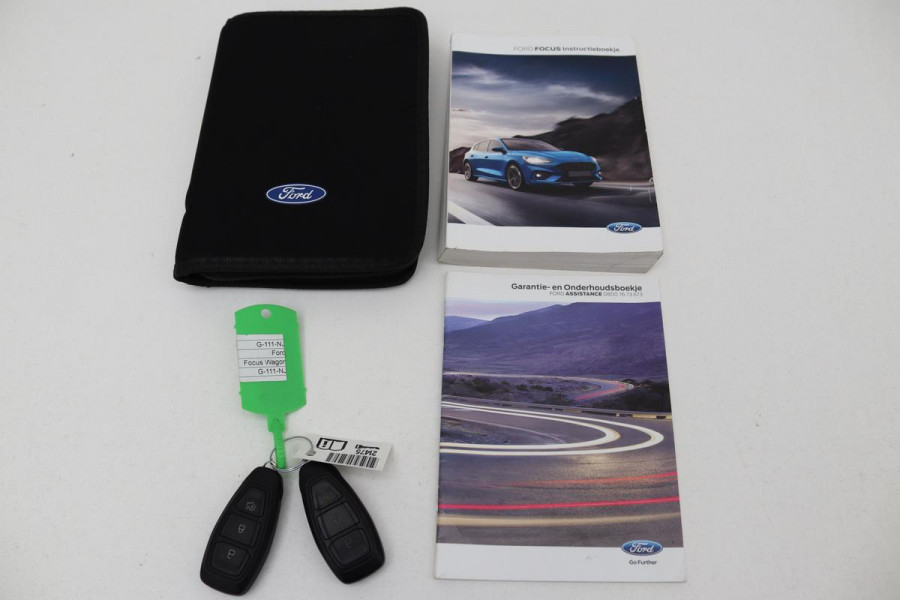 Ford Focus 1.5 EcoBoost Titanium | Stoel & stuurverwarming | Adaptive cruise | Full LED | Camera | Trekhaak | Carplay | Climate control