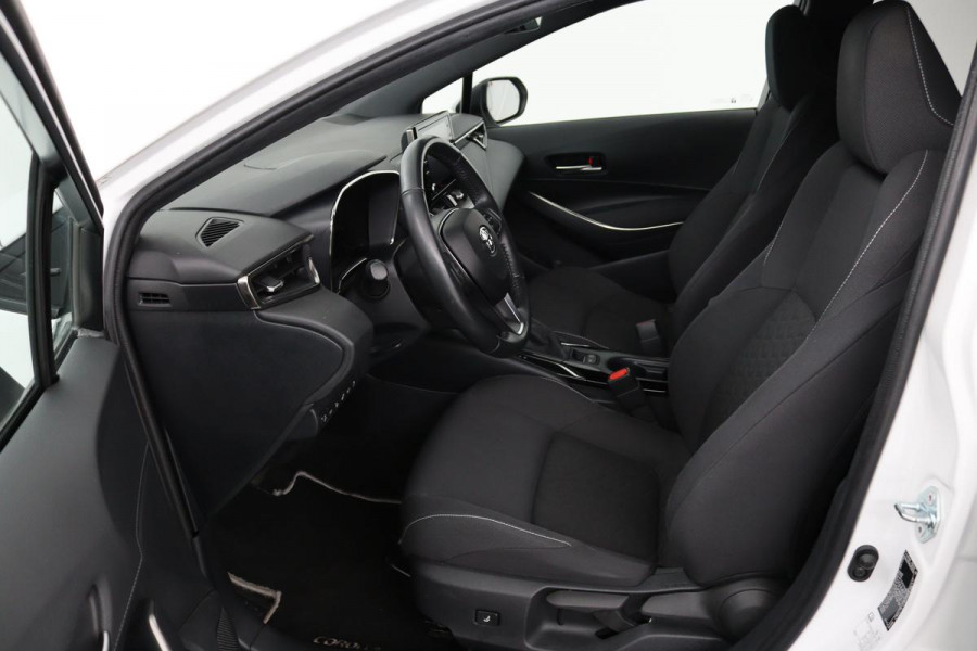 Toyota Corolla 1.8 Hybrid Business Plus | Stoelverwarming | Trekhaak | Adaptive cruise | Camera | Carplay | Full LED | Navigatie | Climate control | Stuurverwarning