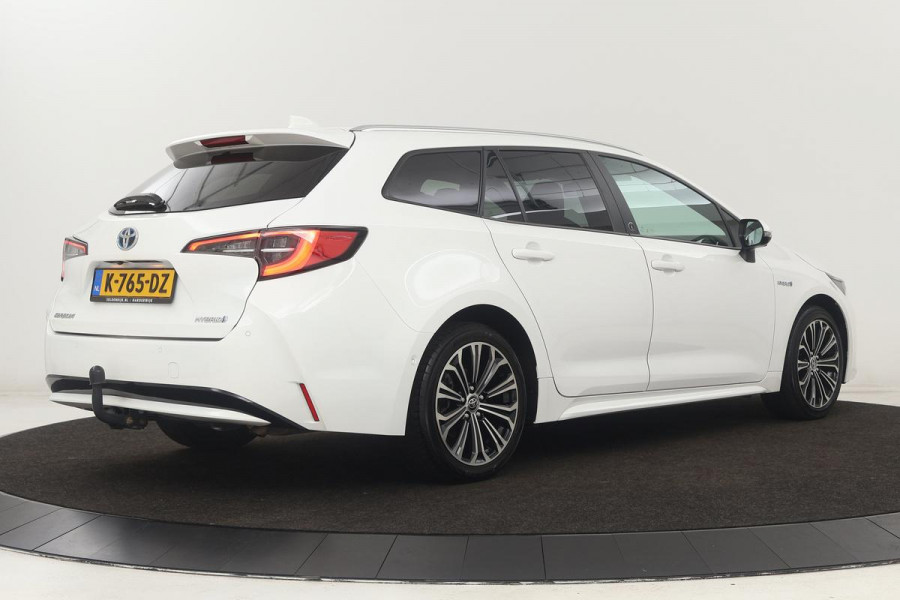 Toyota Corolla 1.8 Hybrid Business Plus | Stoelverwarming | Trekhaak | Adaptive cruise | Camera | Carplay | Full LED | Navigatie | Climate control | Stuurverwarning