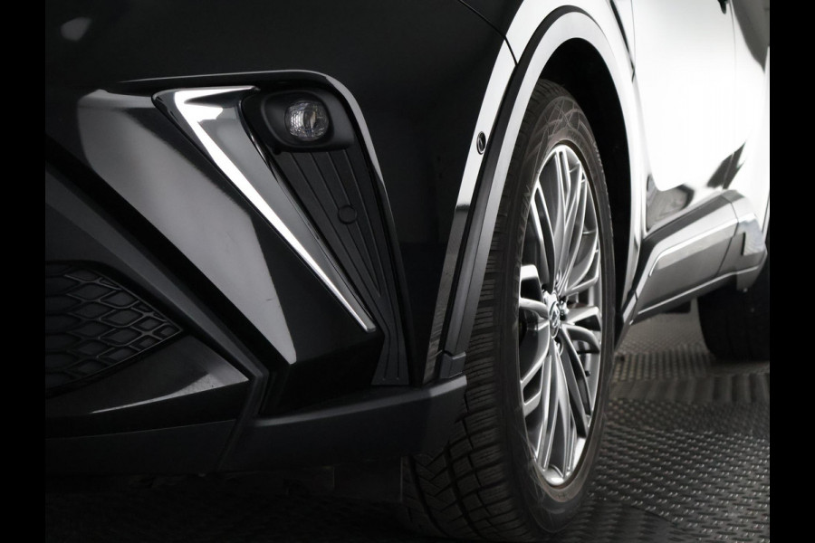 Toyota C-HR 2.0 Hybrid Executive 184 PK | Navigatie | JBL audio | Stoelverwarming | Half Leder |