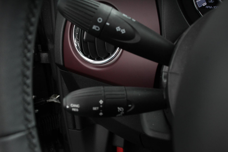 Fiat 500C 1.0 Hybrid Star Plus Leder Navigatie Digitale Cockpit Cruise Control Climate Control Lichtmetalen Velgen Parkeersensoren Achter
