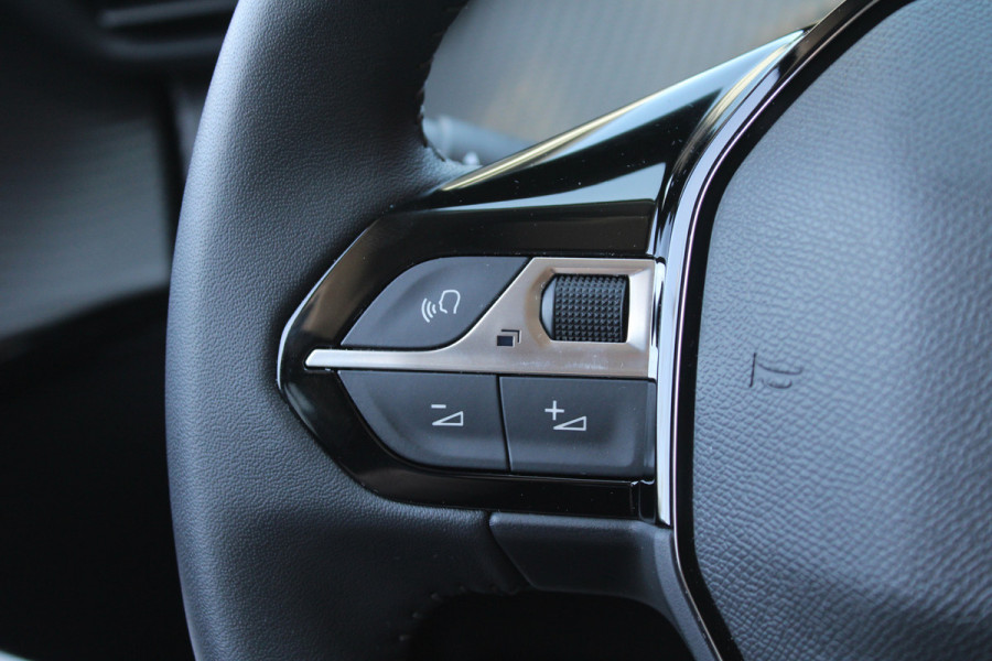 Peugeot 208 1.2 PureTech Active Pack | Trekhaak | Stoelverwarming