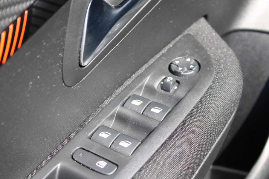 Peugeot 208 1.2 PureTech Active Pack | Trekhaak | Stoelverwarming