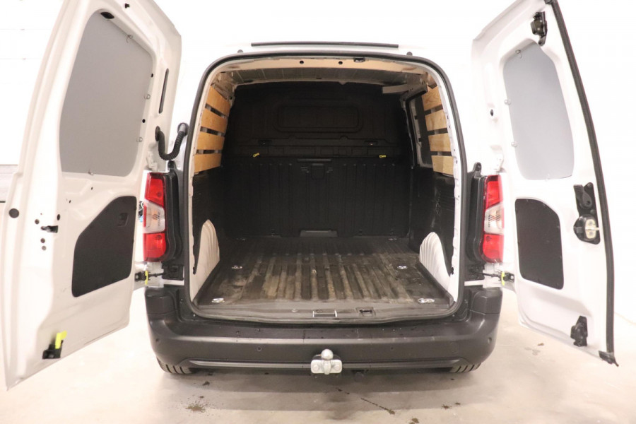 Opel Combo 1.5D 102pk L1H1 3-zits Navigatie Trekhaak Airco Parkeer sensoren Betimmering