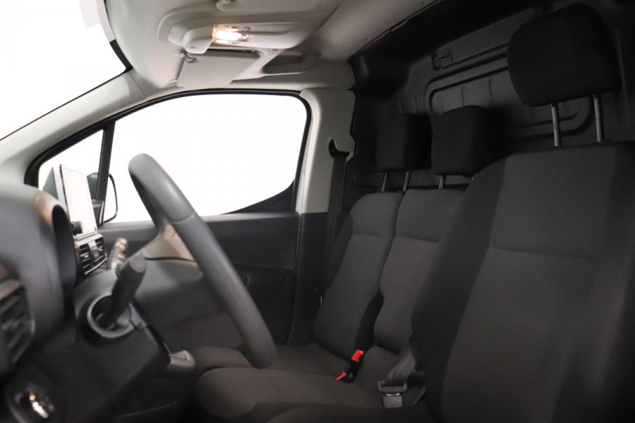 Opel Combo 1.5D 102pk L1H1 3-zits Navigatie Trekhaak Airco Parkeer sensoren Betimmering