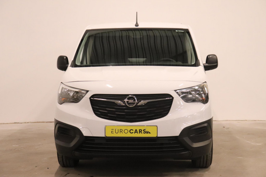 Opel Combo 1.5D 102pk L1H1 3-zits Navigatie Trekhaak Airco Parkeer sensoren Betimmering