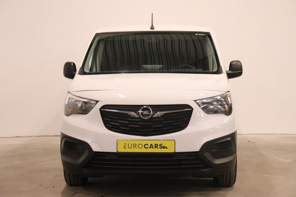 Opel Combo 1.5D 102pk L1H1 3-zits Navigatie Trekhaak Airco Parkeer sensoren Betimmering