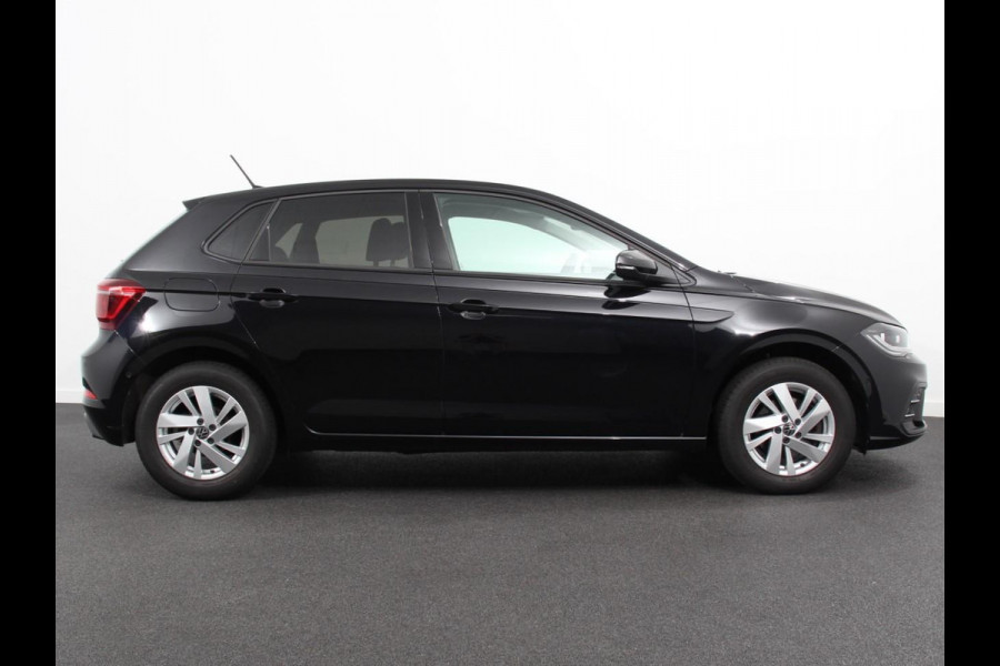 Volkswagen Polo 1.0 TSI 110pk DSG Style Navigatie Apple Carplay/ Android Auto Parkeersensoren Adaptive Cruise Control Blind Spot Assist Stoelverwarming Ledverlichting Climate Control