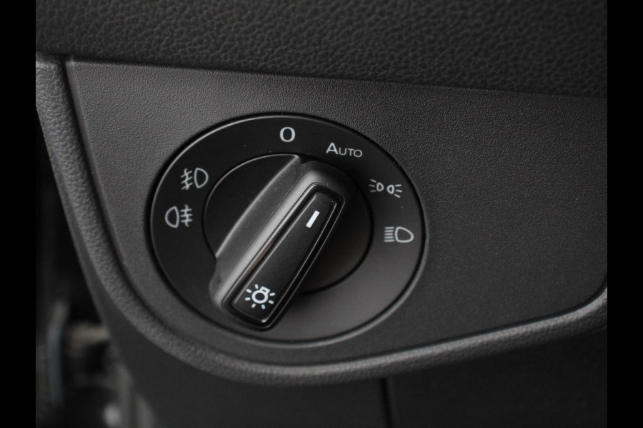 Volkswagen Polo 1.0 TSI 110pk DSG Style Navigatie Apple Carplay/ Android Auto Parkeersensoren Adaptive Cruise Control Blind Spot Assist Stoelverwarming Ledverlichting Climate Control