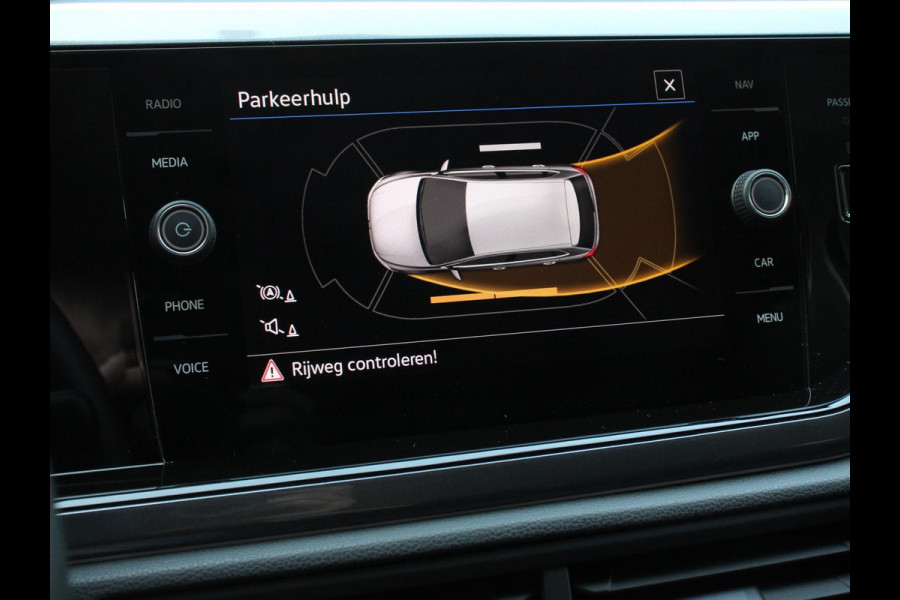 Volkswagen Polo 1.0 TSI 110pk DSG Style Navigatie Apple Carplay/ Android Auto Parkeersensoren Adaptive Cruise Control Blind Spot Assist Stoelverwarming Ledverlichting Climate Control