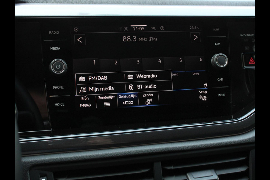 Volkswagen Polo 1.0 TSI 110pk DSG Style Navigatie Apple Carplay/ Android Auto Parkeersensoren Adaptive Cruise Control Blind Spot Assist Stoelverwarming Ledverlichting Climate Control