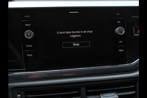Volkswagen Polo 1.0 TSI 110pk DSG Style Navigatie Apple Carplay/ Android Auto Parkeersensoren Adaptive Cruise Control Blind Spot Assist Stoelverwarming Ledverlichting Climate Control