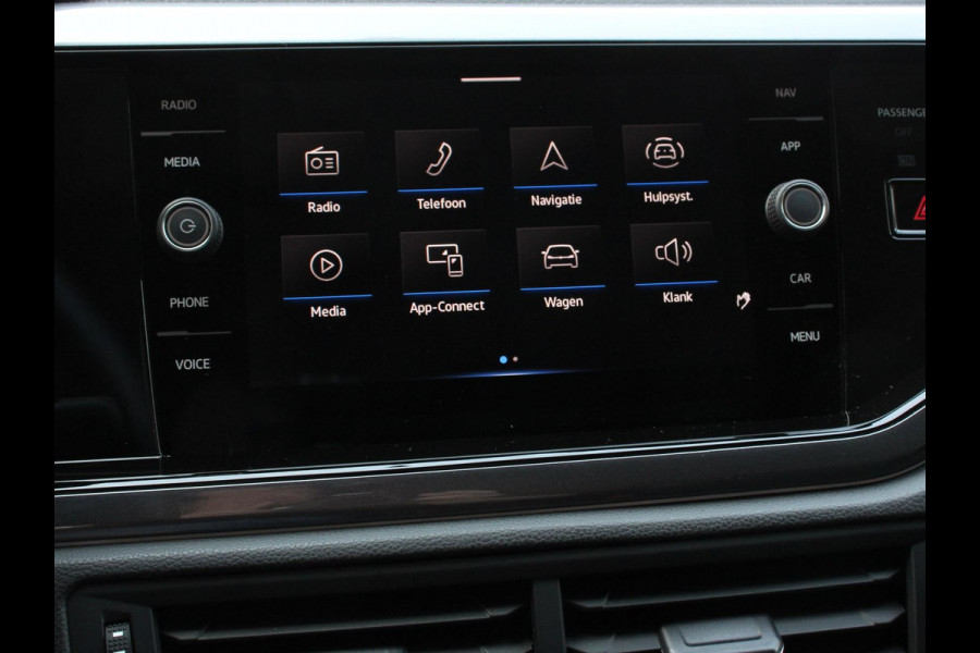 Volkswagen Polo 1.0 TSI 110pk DSG Style Navigatie Apple Carplay/ Android Auto Parkeersensoren Adaptive Cruise Control Blind Spot Assist Stoelverwarming Ledverlichting Climate Control