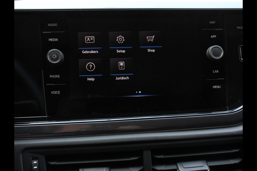 Volkswagen Polo 1.0 TSI 110pk DSG Style Navigatie Apple Carplay/ Android Auto Parkeersensoren Adaptive Cruise Control Blind Spot Assist Stoelverwarming Ledverlichting Climate Control