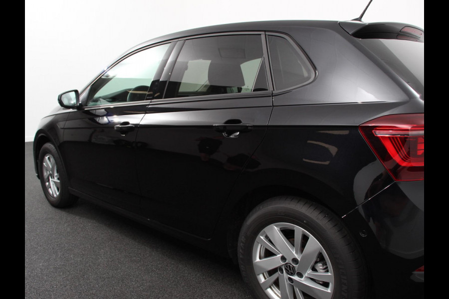 Volkswagen Polo 1.0 TSI 110pk DSG Style Navigatie Apple Carplay/ Android Auto Parkeersensoren Adaptive Cruise Control Blind Spot Assist Stoelverwarming Ledverlichting Climate Control