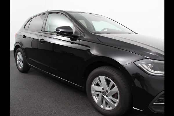 Volkswagen Polo 1.0 TSI 110pk DSG Style Navigatie Apple Carplay/ Android Auto Parkeersensoren Adaptive Cruise Control Blind Spot Assist Stoelverwarming Ledverlichting Climate Control