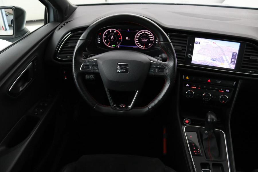 Seat Leon 1.5 TSI FR Ultimate Edition Black | Panoramadak | Stoelverwarming | BEATS Pack | Carplay | Adaptive cruise | Navigatie | Keyless | Full LED
